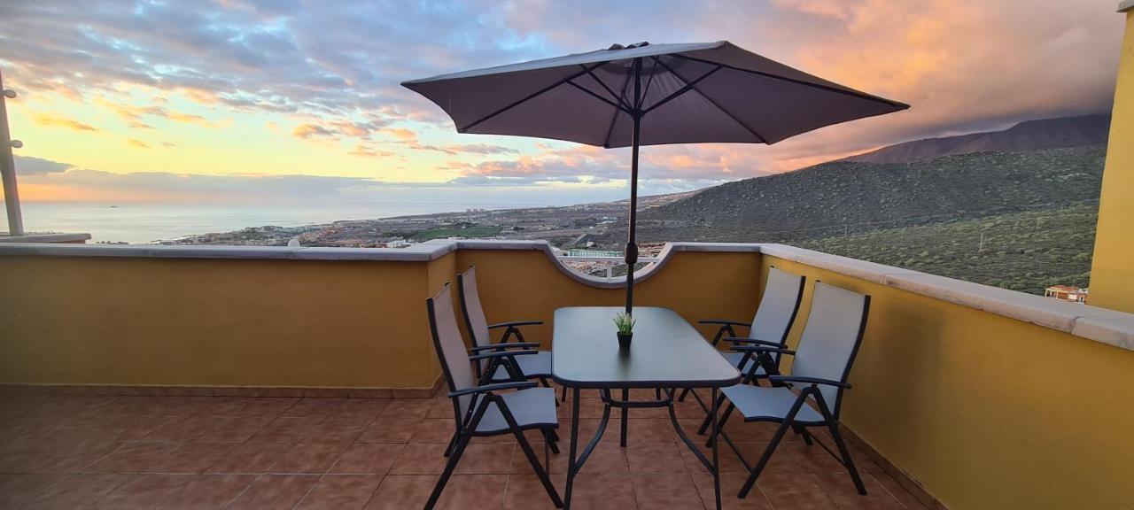 Holiday Home With A Serene Ocean And Mountain View Costa Adeje  Extérieur photo